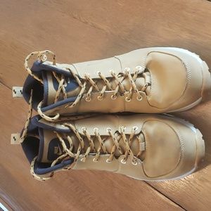 Nike Manoa boots